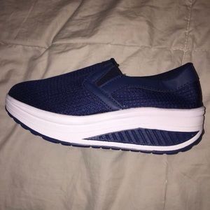 Luwell Women’s Walking Shoes, Dark Blue, Size: 5.5